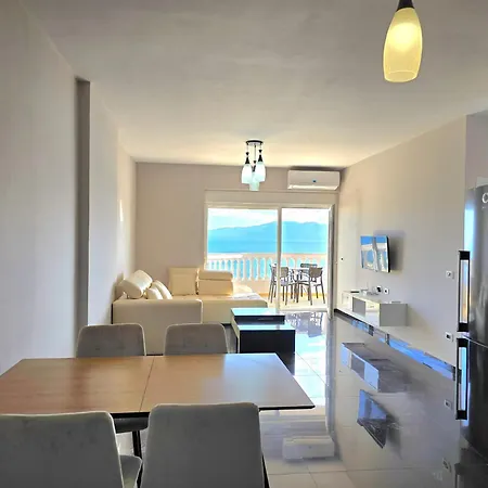 Juha Apartment *